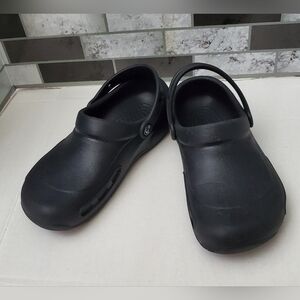 Black Traditional Style Crocs**Womens Sz 8 Mens Sz 6**No Holes**